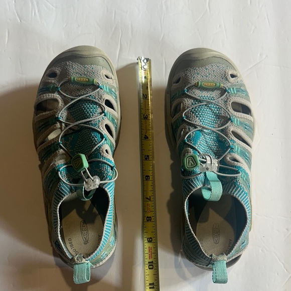 Keen cushion arch Teal Gray and green tones Hiking Sandals w bungee cord pull - Picture 8 of 8